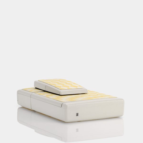Polaroid SX-70 Model 2 Yellow Wave Check White Folding Instant Film Camera For Cheap - Image 4